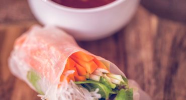 Fresh spring rolls and chilli sauce